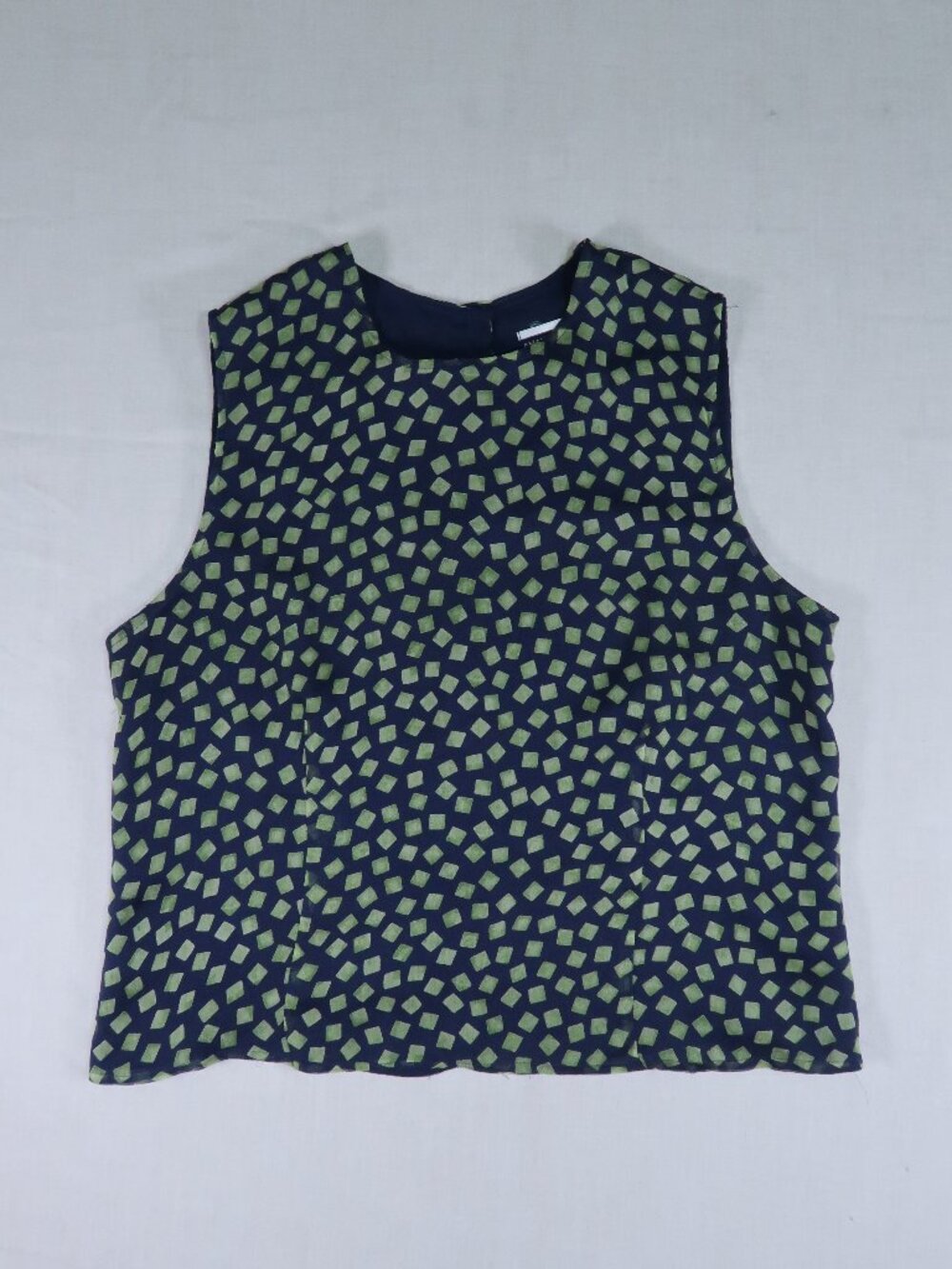 Vintage Amanda Smith Petites Geometric Sleeveless Blouse 12P Button Back Retro
